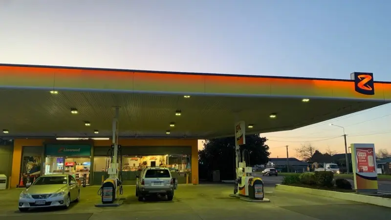 "29 فبراير" يعطّل مضخات الوقود في نيوزيلندا