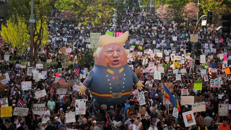 فيديو وصور - احتجاجات واسعة في أميركا ضد ترامب وماسك