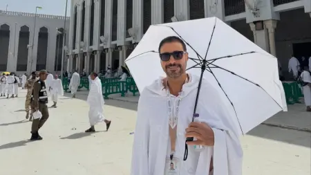 related_news_inside_blogsصورة - أحمد السعدني يوثق لحظة عفوية مع ياسمين عبد العزيز خلال الحج