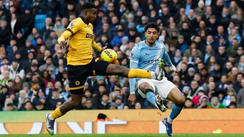 فيديو - هل استحق عمر مرموش ركلة جزاء أمام ولفرهامبتون؟