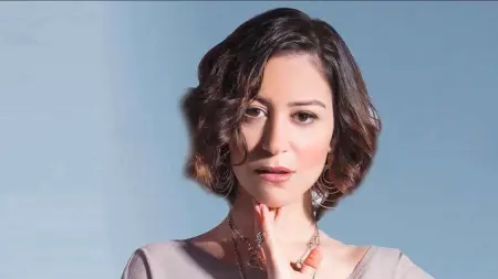 بعد رحيل والدها.. منة شلبي توجه رسالة مؤثرة