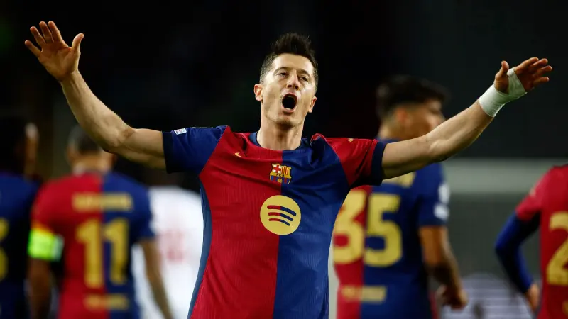 بسبب ليفاندوفسكي.. جماهير برشلونة تتوقع الفوز على دورتموند