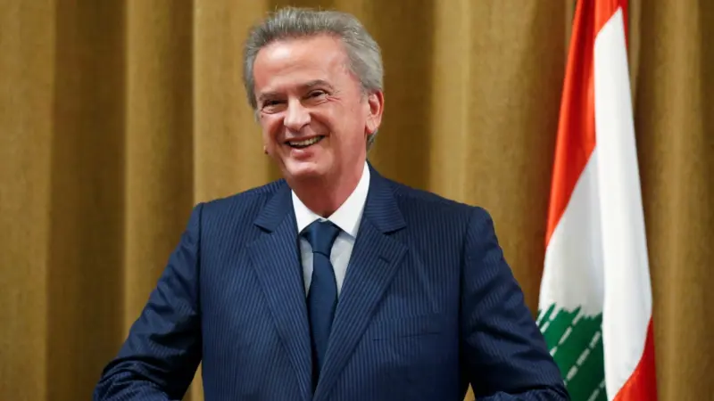 بعد أشهر من القبض عليه.. رياض سلامة ينتظر مصيره