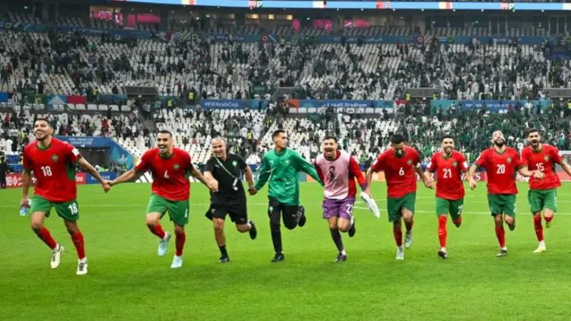 القنوات الناقلة لمباراة المغرب ضد سوريا اليوم في كأس العرب 2025 مع الموعد