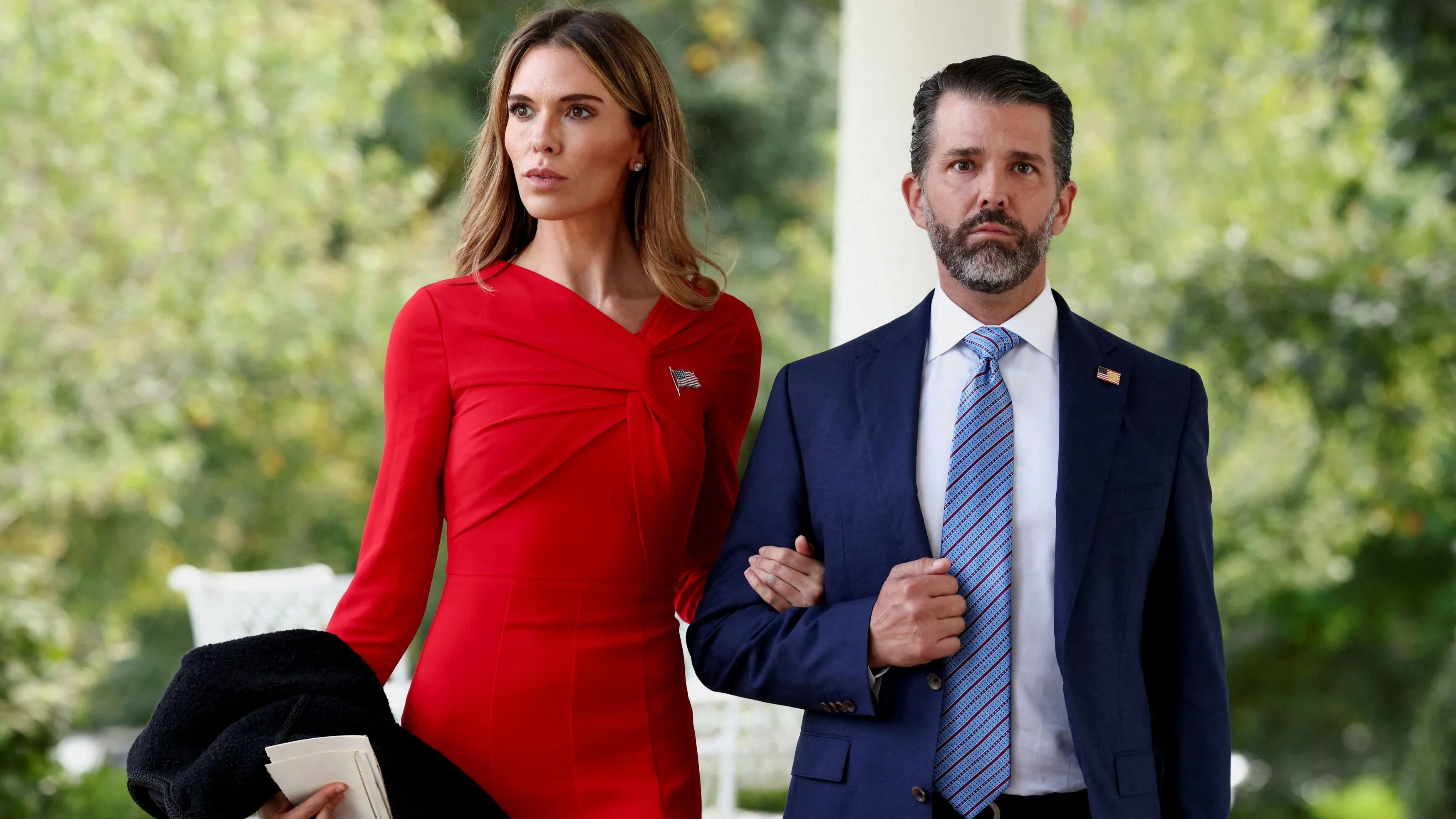 ترامب يعلن خطوبة ابنه على سيدة مجتمع 