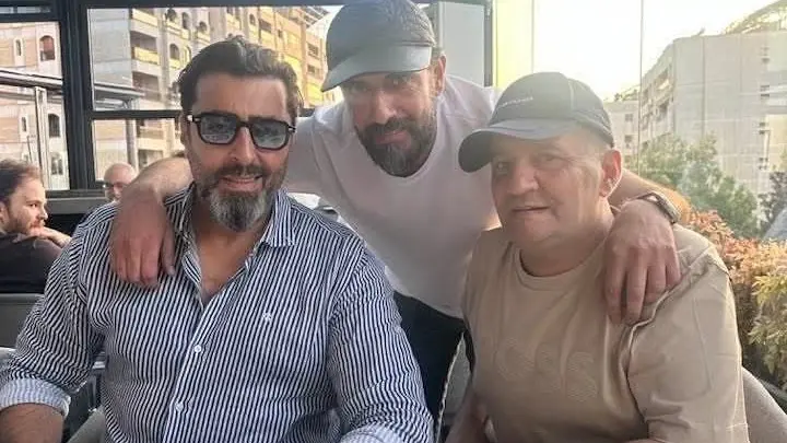 صور - "نوّرت بلدك".. باسم ياخور يشعل الجدل بعد عودته إلى سوريا