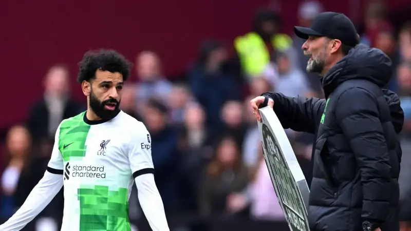 كلوب يكشف أسرار علاقة محمد صلاح بليفربول ويثني على إرادته