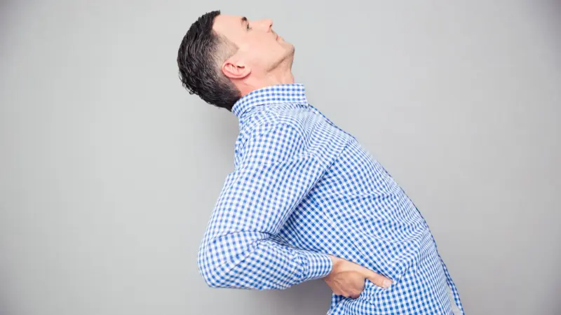 ما أسباب آلام أسفل الظهر؟