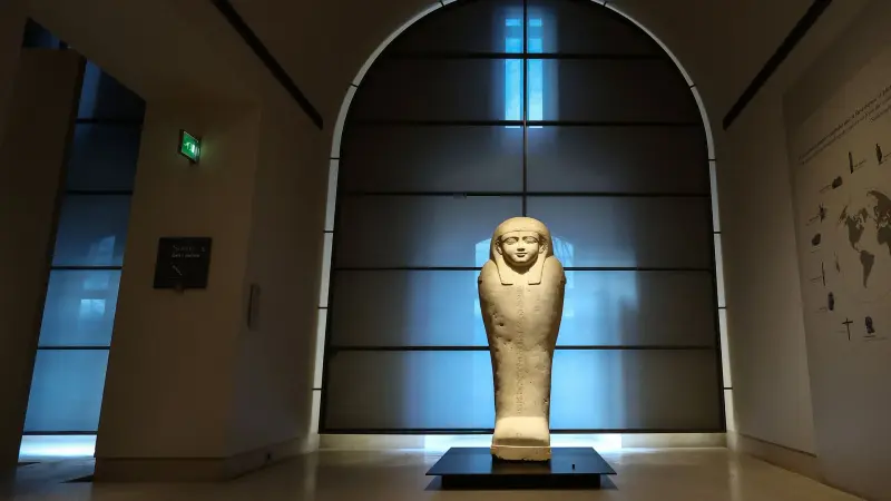 تدمير 400 مخطوطة مصرية في اللوفر بسبب مياه الصرف الصحي