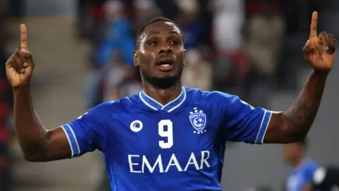 فيديو - بعد أن كررها إيغالو في ملعب "الجوهرة".. ما قصة احتفال غرز علم الهلال؟