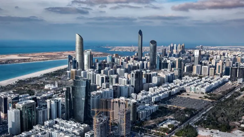 صناديق الخليج تهيمن على صفقات 2025.. و"مبادلة" تتصدر الإنفاق