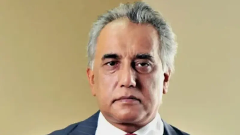 جمع بين الجنسيتين العُمانية والبريطانية.. من هو منصور جمال مالك؟