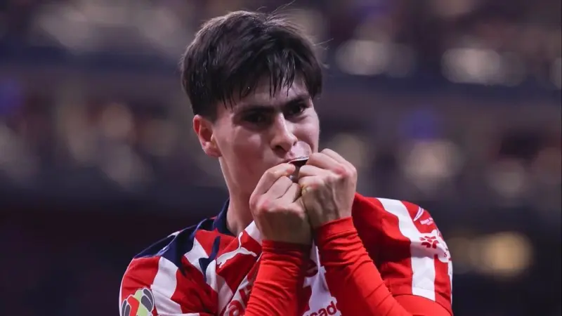 من هو أرماندو غونزاليس؟ موهبة المكسيك الذي خطف أنظار برشلونة