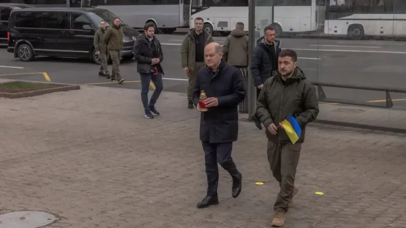 من كييف.. شولتس يعلن عن مساعدات عسكرية ألمانية لأوكرانيا