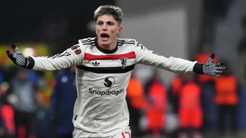 مانشستر يونايتد يوافق.. تفاصيل انتقال ألخياندرو غارناتشو إلى تشيلسي