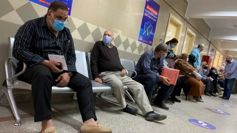 متى تتوقف ظاهرة هجرة الأطباء المصريين؟