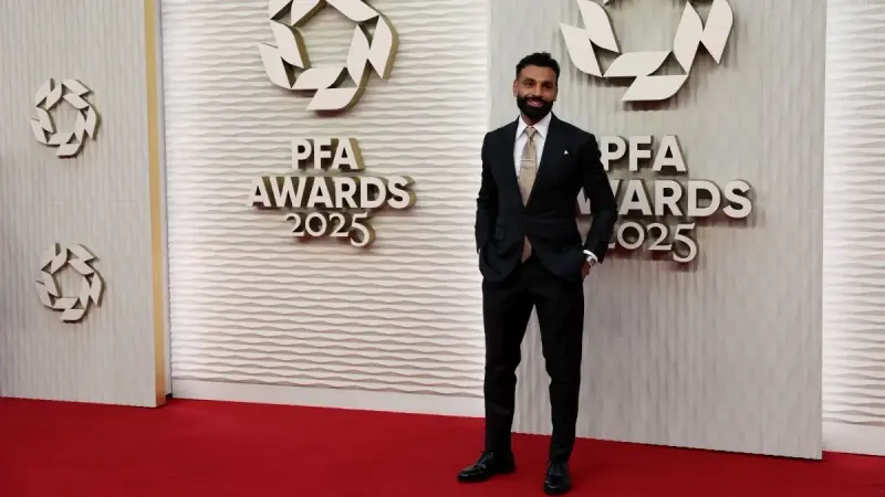 ظهر بها في حفل جوائز البريميرليغ.. كم تبلغ قيمة ساعة يد محمد صلاح؟