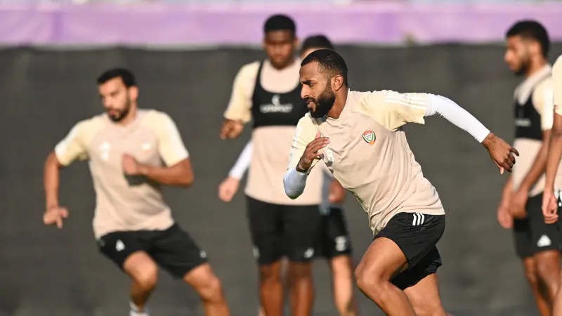 القنوات الناقلة لمباراة الإمارات اليوم ضد عٌمان.. التجربة الأخيرة قبل كأس آسيا