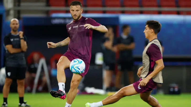 إيفان راكيتيتش يعتزل كرة القدم ويتحول لمدرب مساعد