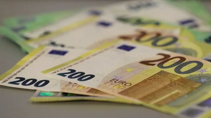 سعر اليورو مقابل الليرة السورية اليوم الجمعة 1 أغسطس 2025.. حركة صباحية محدودة