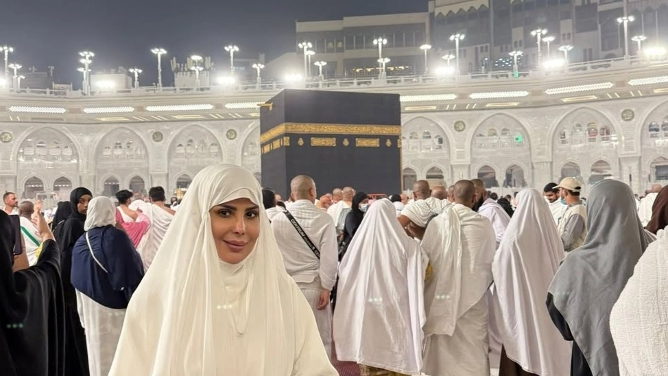 بعد البراءة.. صور إلهام الفضالة من أمام الكعبة تتصدر الترند 