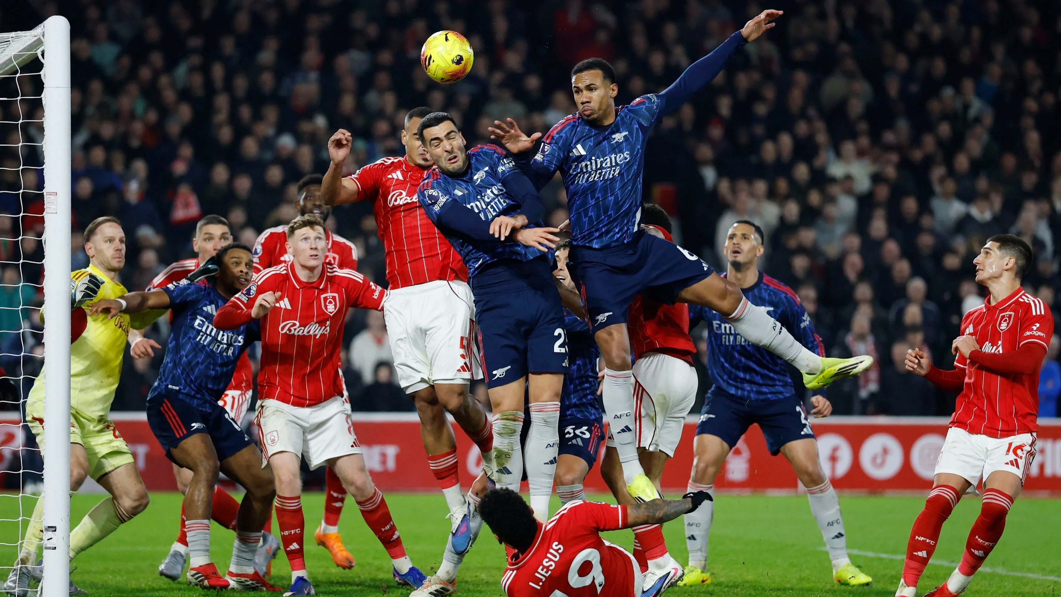 الدوري الإنجليزي - أرسنال يفشل في استغلال سقوط السيتي ويتعثر أمام نوتنغهام فورست 