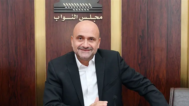 لبنان.. من هو سيمون أبي رميا وسبب استقالته من التيار الوطني الحرّ؟
