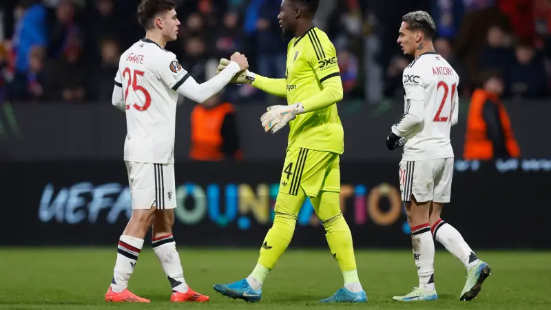 عبر بوابة ريال بيتيس.. صفقة مانشستر يونايتد المخيبة للآمال تقترب من الانتقال إلى الدوري الإسباني