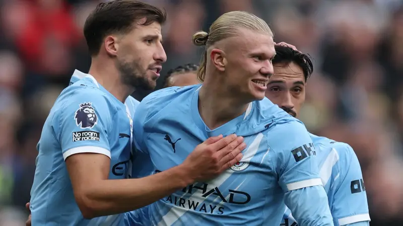 نتائج مباريات اليوم في الدوري الإنجليزي - هالاند يقود مانشستر سيتي لصدارة مؤقتة
