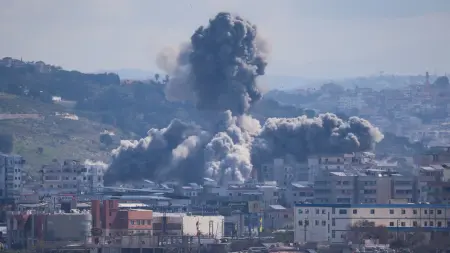 الجيش الإسرائيلي يستهدف مركز مدفعية لـ"حزب الله" في جنوب لبنان