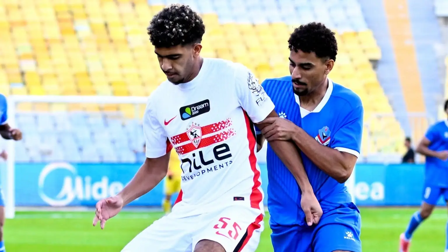 مباراة الزمالك وبترول أسيوط في الدوري المصري (فيسبوك) مباراة الزمالك وبترول أسيوط في الدوري المصري (فيسبوك)