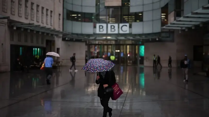 مسؤول بريطاني يطالب "بي بي سي" بالاعتذار لترامب