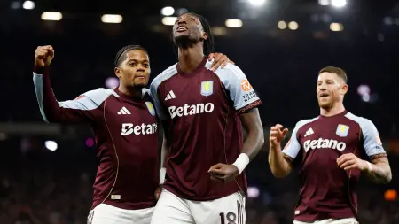 related_news_inside_blogsأسطورة مانشستر يونايتد ينتقد كثرة اعتماد حكام البريميرليغ على تقنية "الفار"