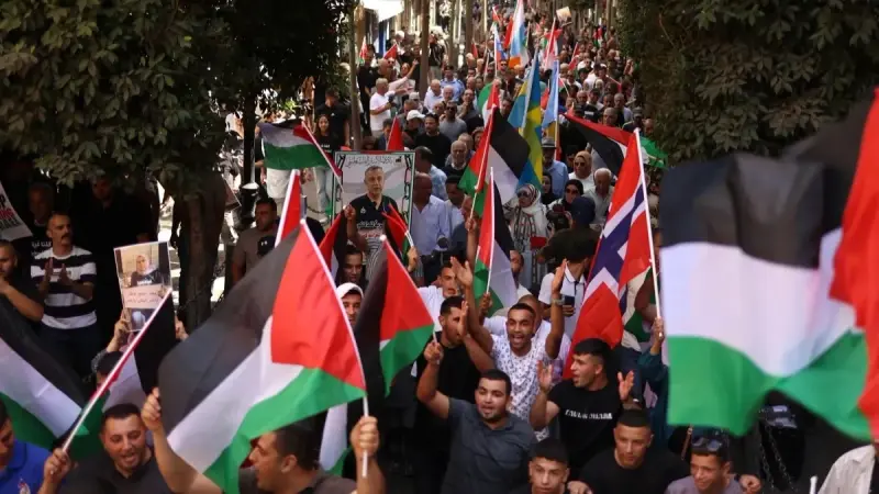 احتفالات في الضفة الغربية بعد اعتراف دول غربية بفلسطين