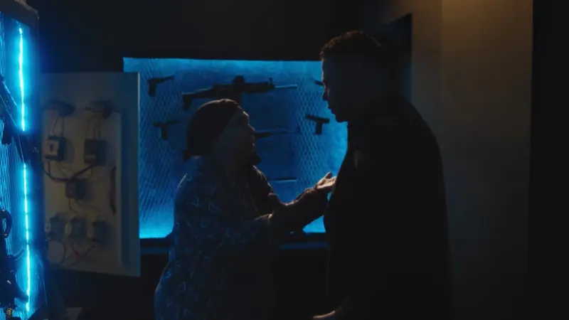 مسلسل الكينج الحلقة 21.. إصابة ميرنا بطلق نار