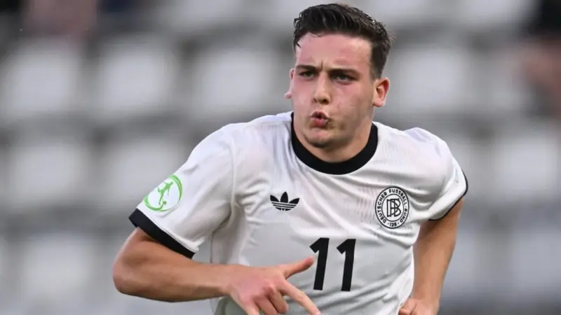 برشلونة يخطط للتعاقد مع سعيد الملا.. مستقبل ألمانيا ضمن اهتمامات فليك