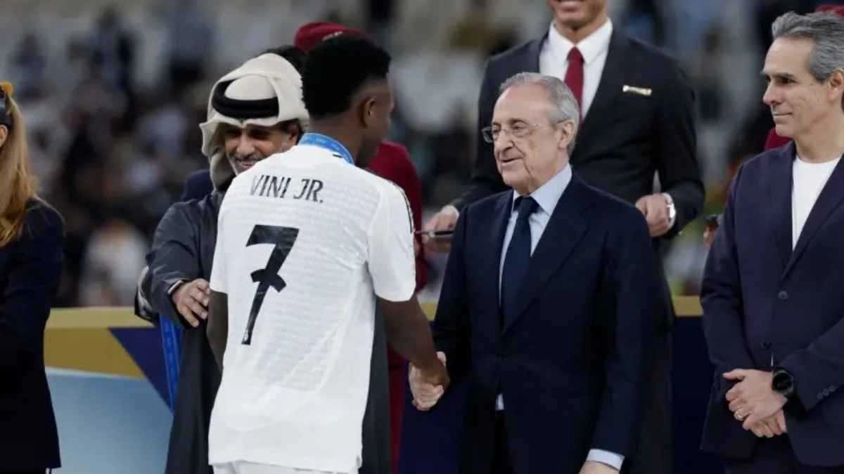 فينيسيوس أمام مفترق طرق في ريال مدريد بعد عام من المفاوضات 