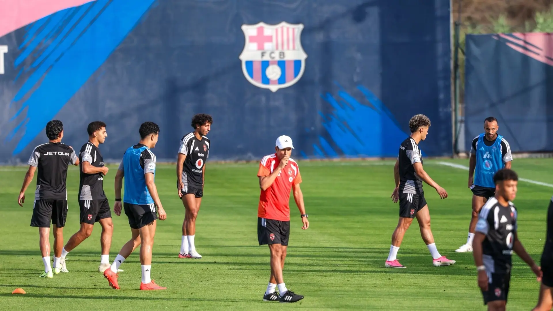 الأهلي يواجه برشلونة الإسباني في بطولة كأس خوان غامبر الودية (إكس) الأهلي يواجه برشلونة الإسباني في بطولة كأس خوان غامبر الودية (إكس)