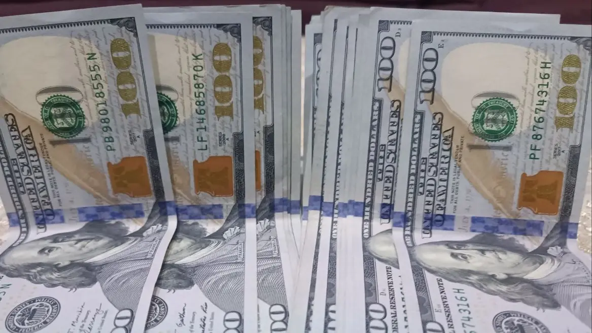 تراجع نشاط المضاربة على العملات في سوق سوريا الموازي تراجع نشاط المضاربة على العملات في سوق سوريا الموازي