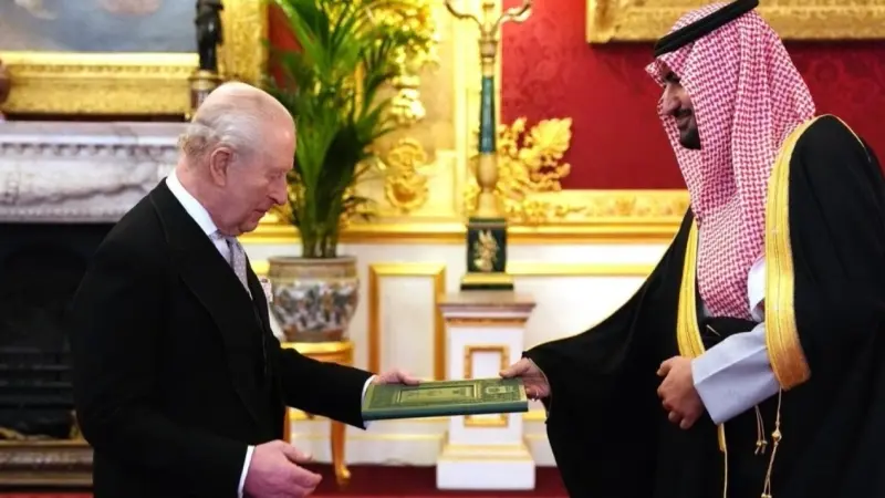 من هو الأمير عبد الله بن خالد سفير السعودية في بريطانيا؟