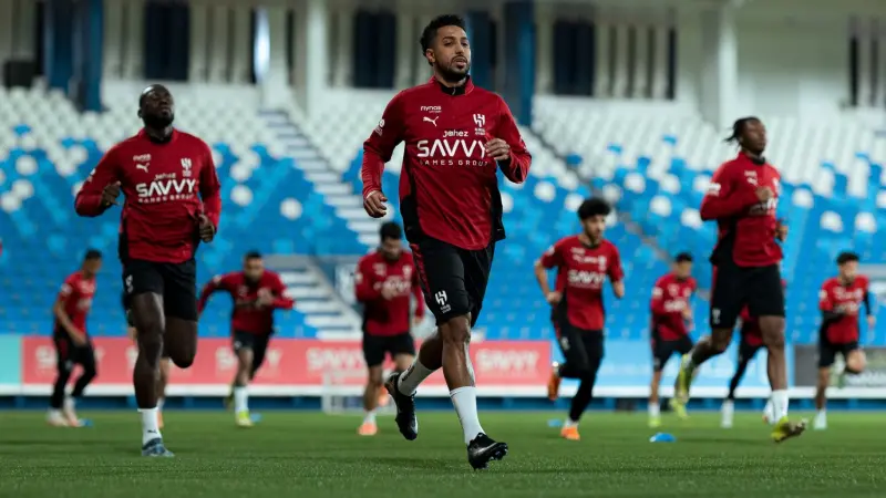 تشكيلة الهلال اليوم أمام النجمة.. هل يعود بنزيما؟