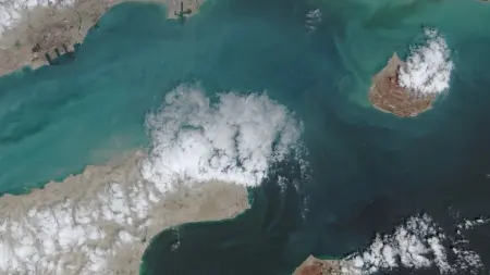 related_news_inside_blogsبسبب إغلاق مضيق هرمز.. الأمم المتحدة تطالب بدعم 20 ألف بحّار عالقين