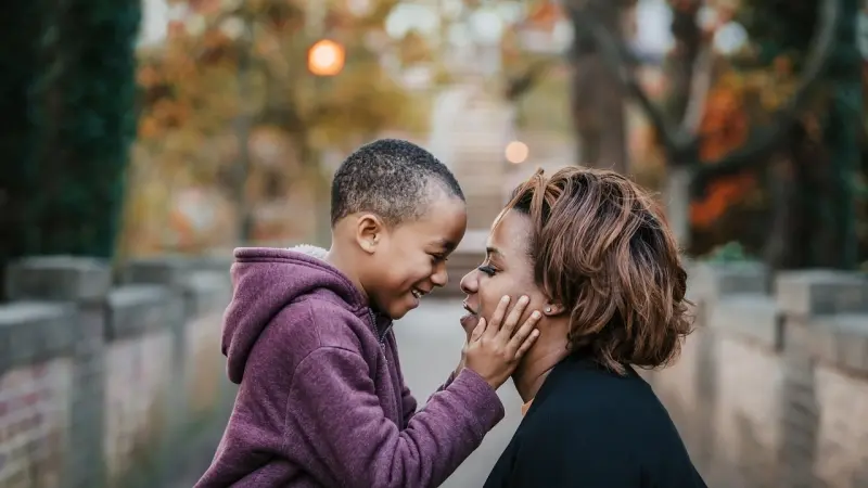 صوت الأم.. العلاج الطبيعي الذي يُعيد بناء دماغ الطفل