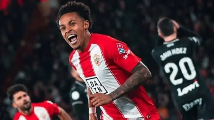 رسميا.. النجمة السعودي يتعاقد مع البرازيلي فينيسيوس