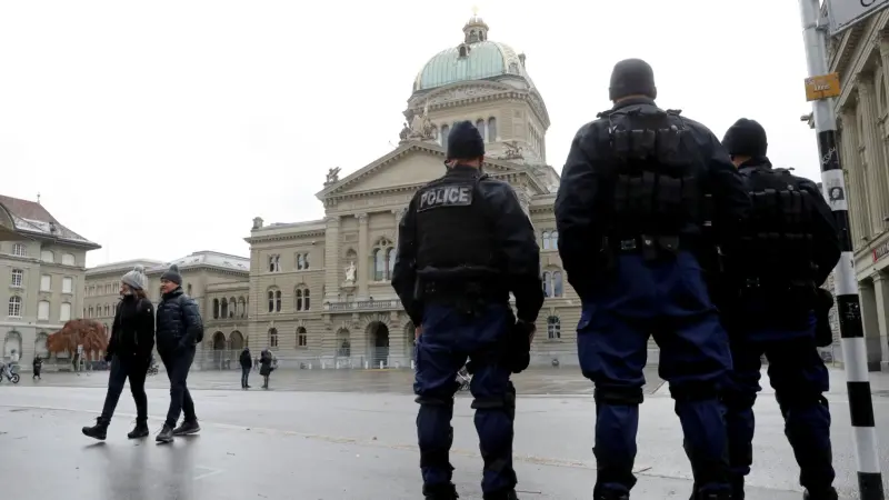 اعتقال رجل هاجم 3 أطفال وأصابهم بجراح في سويسرا