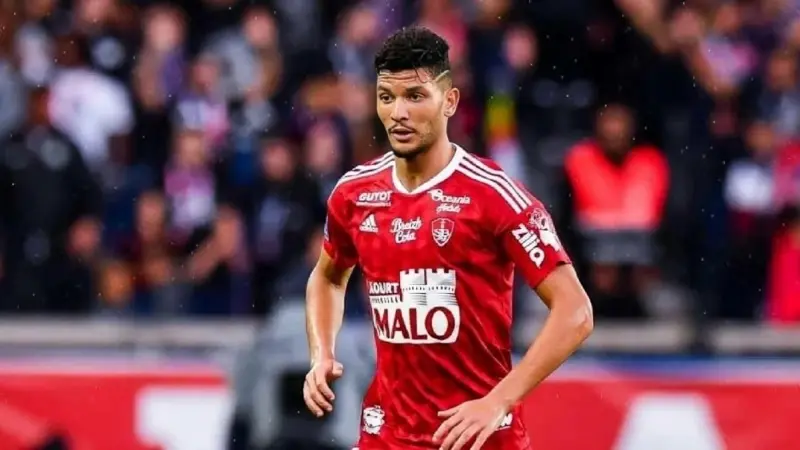 بعد فشله في فرض نفسه.. هل ينتهي مشوار أشرف داري مع الأهلي؟