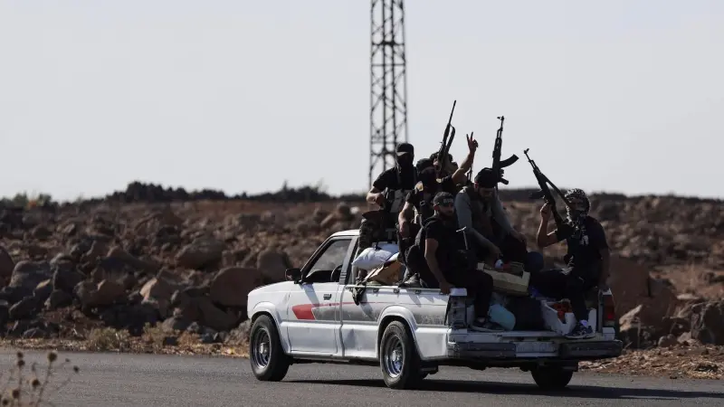 قتيلان في اشتباكات بين القوات السورية ومسلحين دروز في السويداء