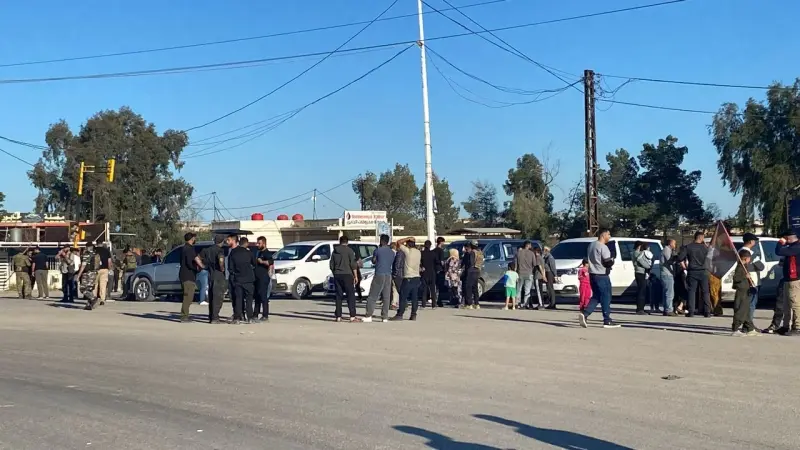 صور - الإفراج عن 230 أسيراً من عناصر "قسد" في الحسكة وسط استمرار الخلافات مع دمشق