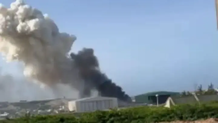 فيديو - قتلى وجرحى في انفجار مروحية بالصومال