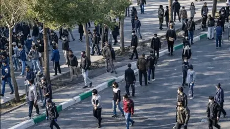 related_news_inside_blogsفيديو- احتجاجات إيران تتوسع وسط انهيار الريال الإيراني إلى أدنى مستوى تاريخي